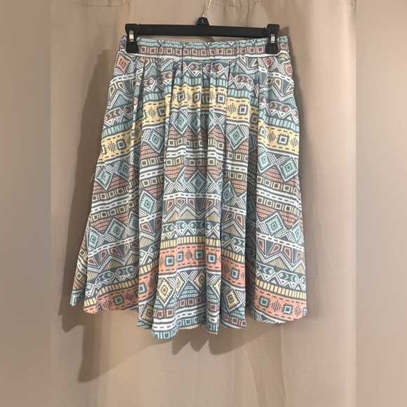 Women’s NWT LuLaRoe Mid Skirt - Picture 1 of 7